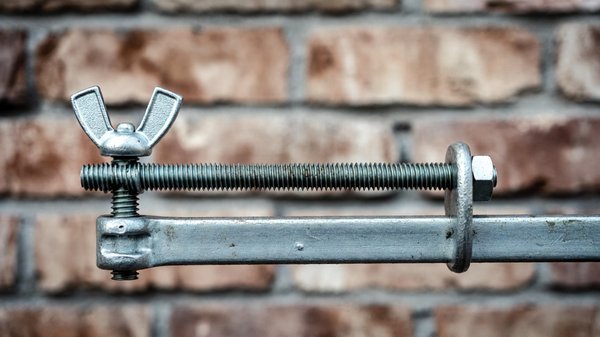 Serre joint de maçonnerie : usages, conseils et meilleures pratiques